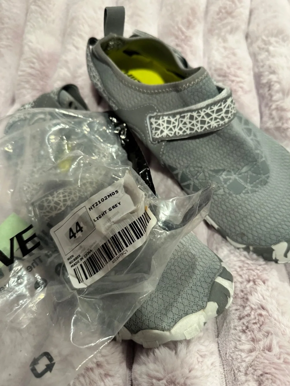 Men's 10.5 11 Water shoe slipper by HIITAVE grey with adjustable closures